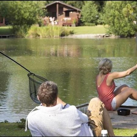 Relaxing Holiday Home With Hot Tub At Tattershall Lakes 外观 照片