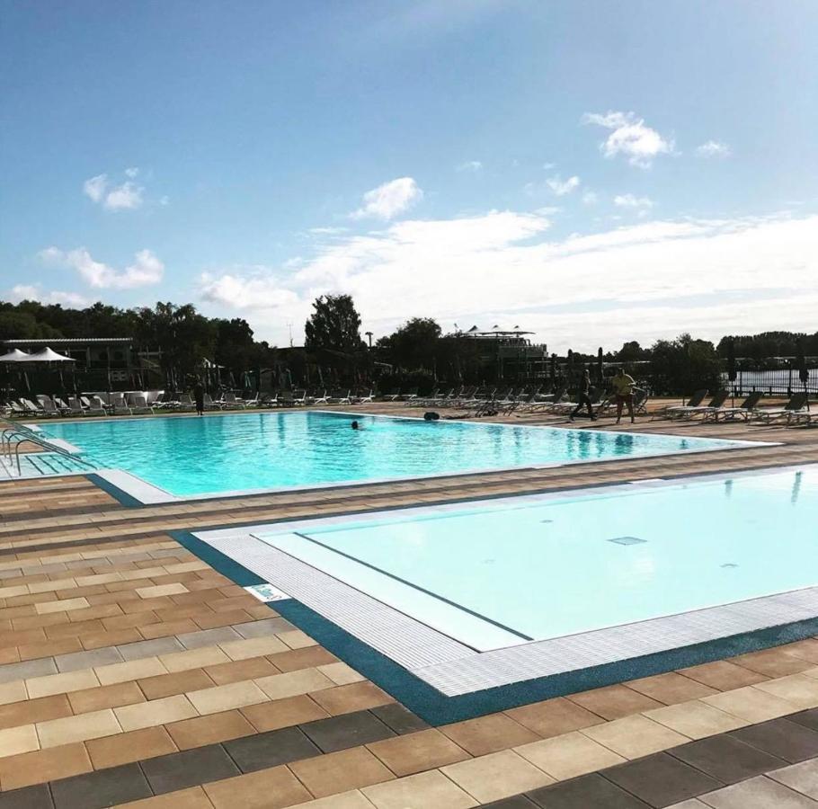 Relaxing Holiday Home With Hot Tub At Tattershall Lakes 外观 照片