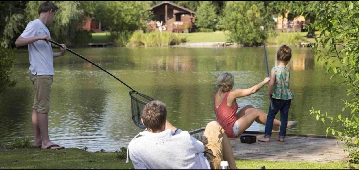 Relaxing Holiday Home With Hot Tub At Tattershall Lakes 外观 照片