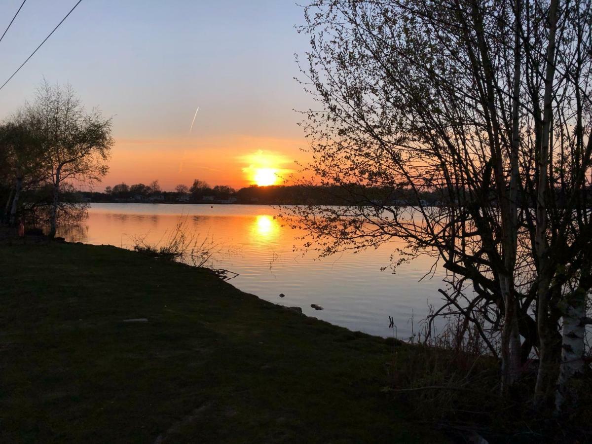 Relaxing Holiday Home With Hot Tub At Tattershall Lakes 外观 照片