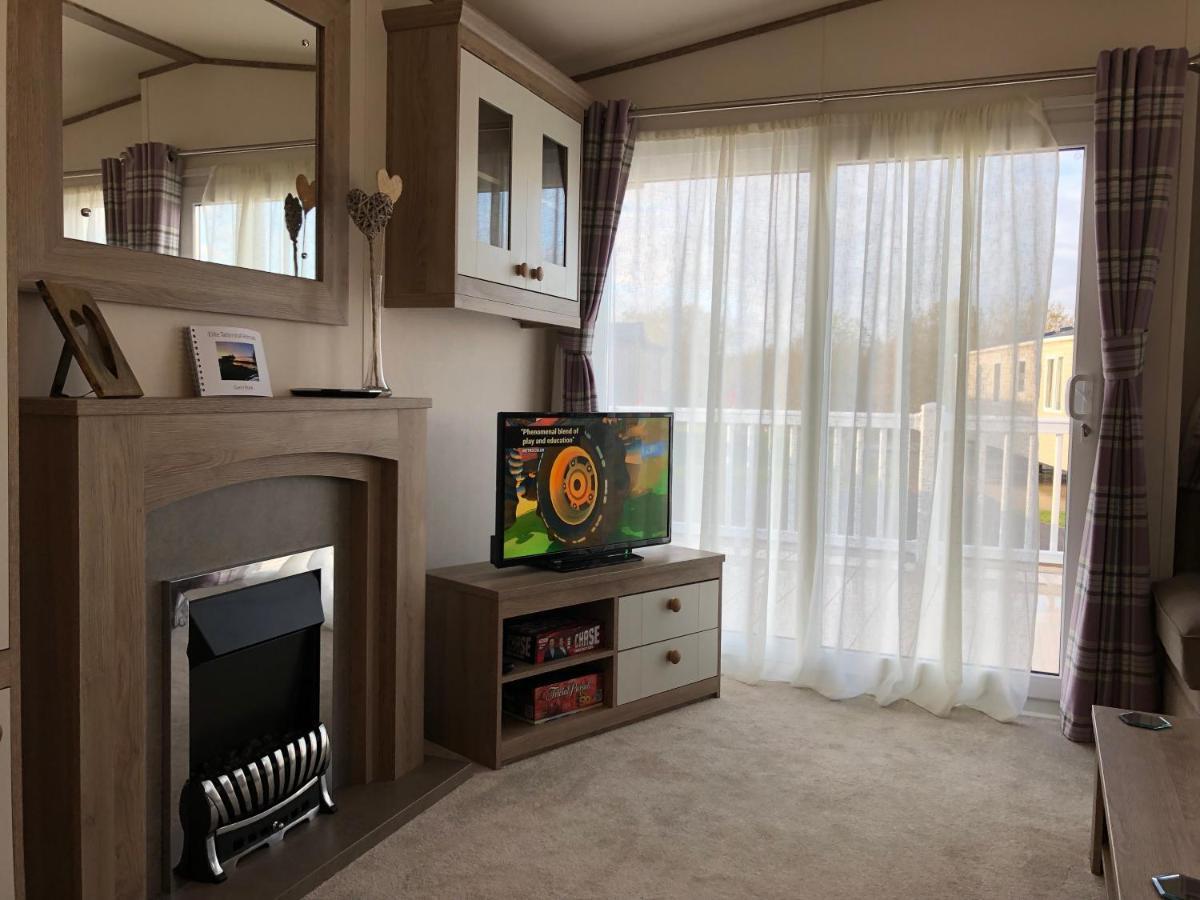 Relaxing Holiday Home With Hot Tub At Tattershall Lakes 外观 照片