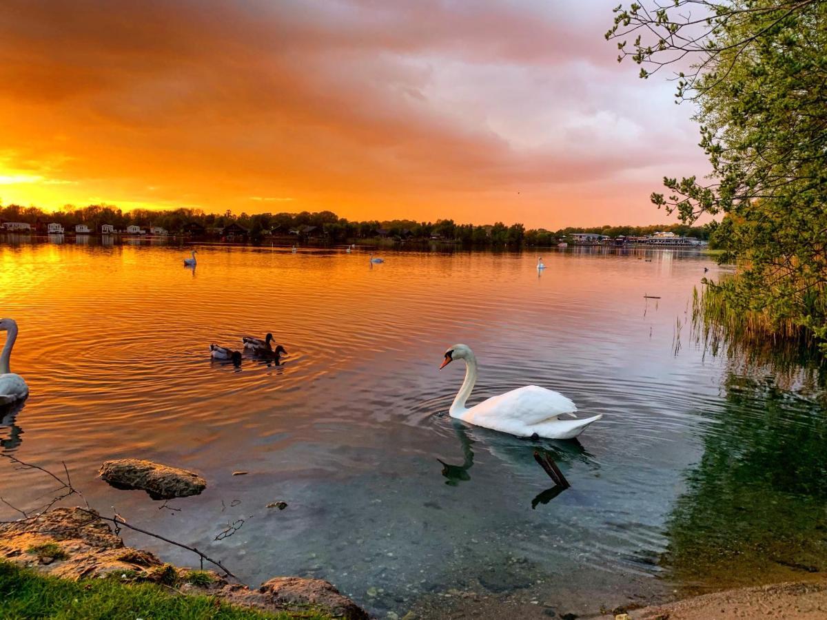 Relaxing Holiday Home With Hot Tub At Tattershall Lakes 外观 照片