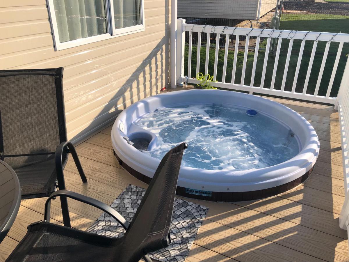 Relaxing Holiday Home With Hot Tub At Tattershall Lakes 外观 照片