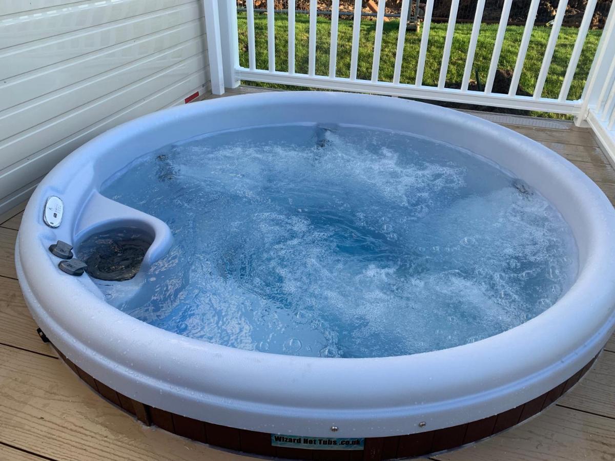 Relaxing Holiday Home With Hot Tub At Tattershall Lakes 外观 照片